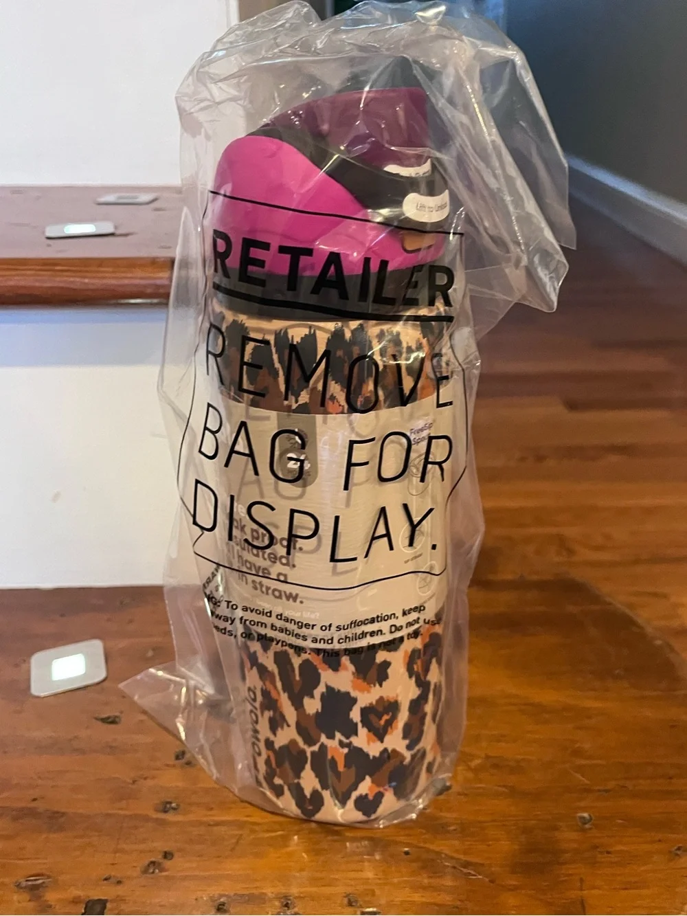Owala UO Exclusive Wild At Heart FreeSip 32 oz Water Bottle, NWT